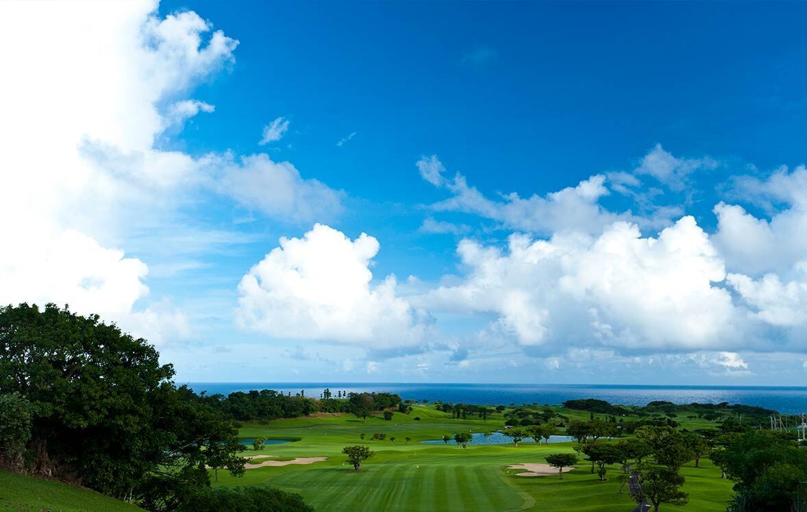 ⛳️ 沖縄ゴルフを満喫！テスラで巡る名門ゴルフコース5選